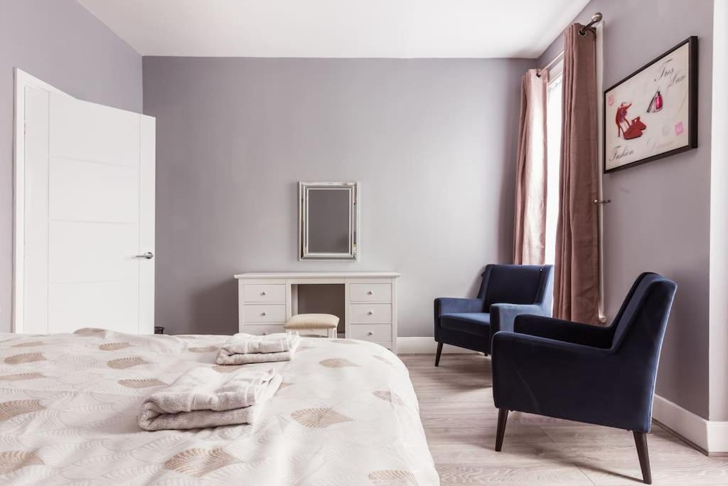 4 Bedroom House, 2 Min Walk From Station 伦敦 外观 照片