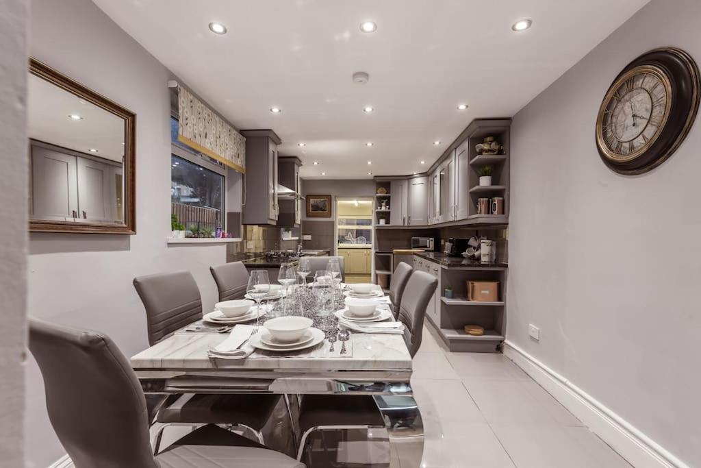 4 Bedroom House, 2 Min Walk From Station 伦敦 外观 照片